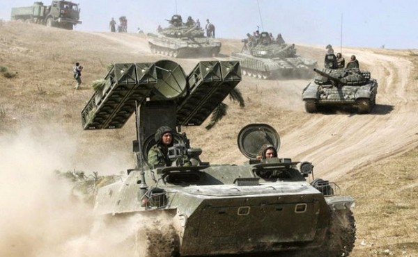 rusija- tenkovi- vojnici